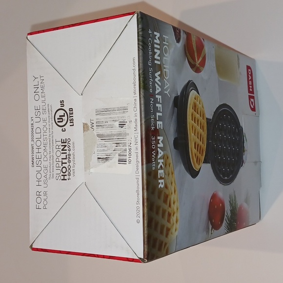 NWT Dash - Holiday Mini Waffle Maker - Picture 5 of 6